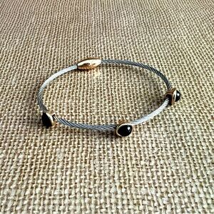 Costume cable-style bracelet